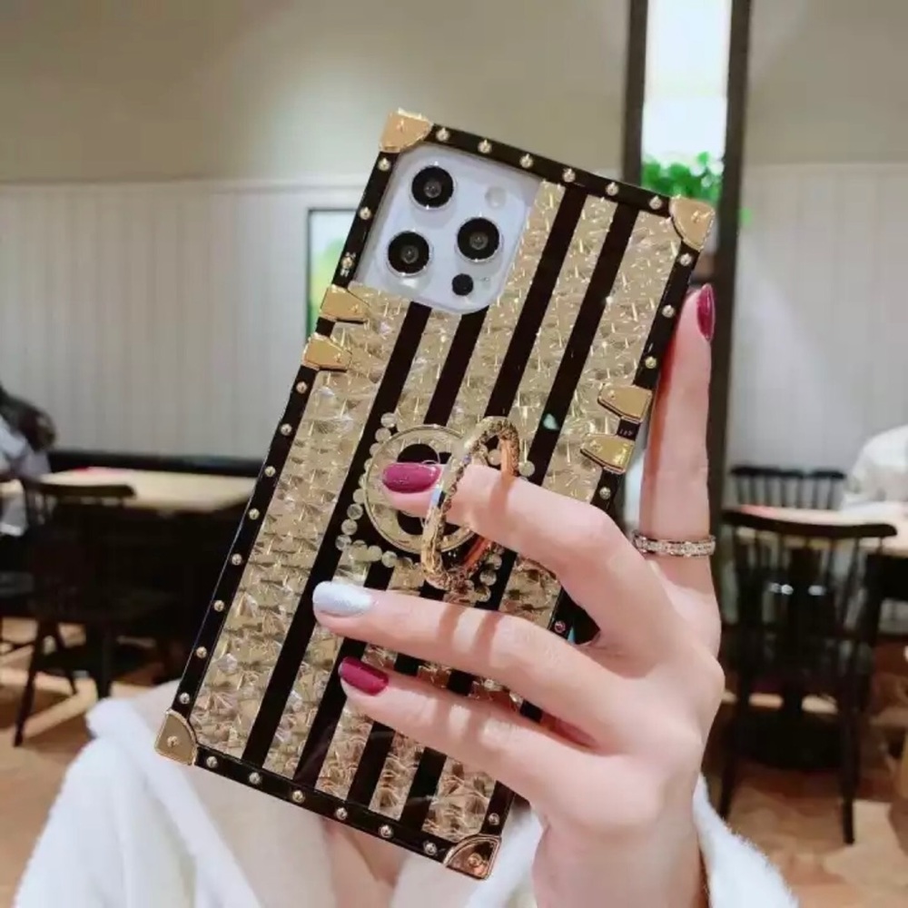 iPhone 11 Luxury Fashion Rose Phone Case - Picture 1 of 3